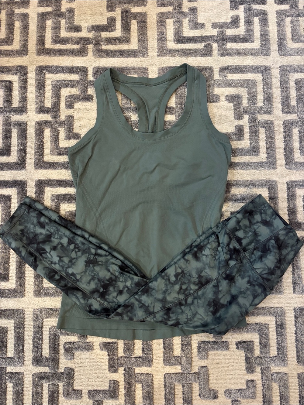 Athleta gray tye-dye set